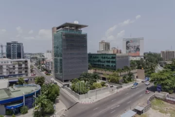 Les défis auxquels sont confrontés les entrepreneurs au Gabon, notamment les obstacles réglementaires et les difficultés d’accès aux financements.