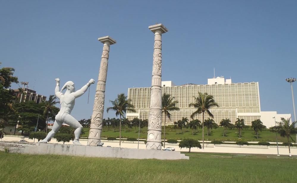 Les perspectives d’avenir pour l’entrepreneuriat au Gabon, y compris les opportunités émergentes dans des secteurs tels que les technologies de l’information, l’agro-industrie et le tourisme.